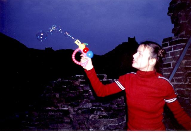 Inge bubbeling the Wall.jpg